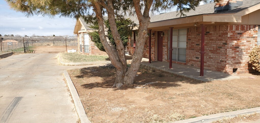 901 E County Road 140, Midland, TX à vendre Photo principale- Image 1 de 49