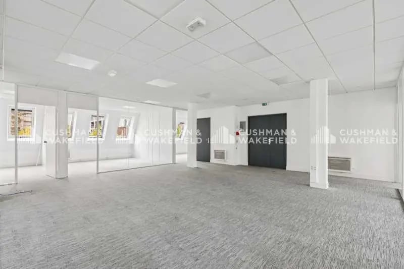 52 Rue Du Capitaine Guynemer, Courbevoie for sale Interior Photo- Image 1 of 12