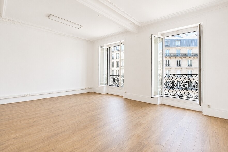 68 Rue La Fayette, Paris à louer - Photo du bâtiment - Image 3 de 6