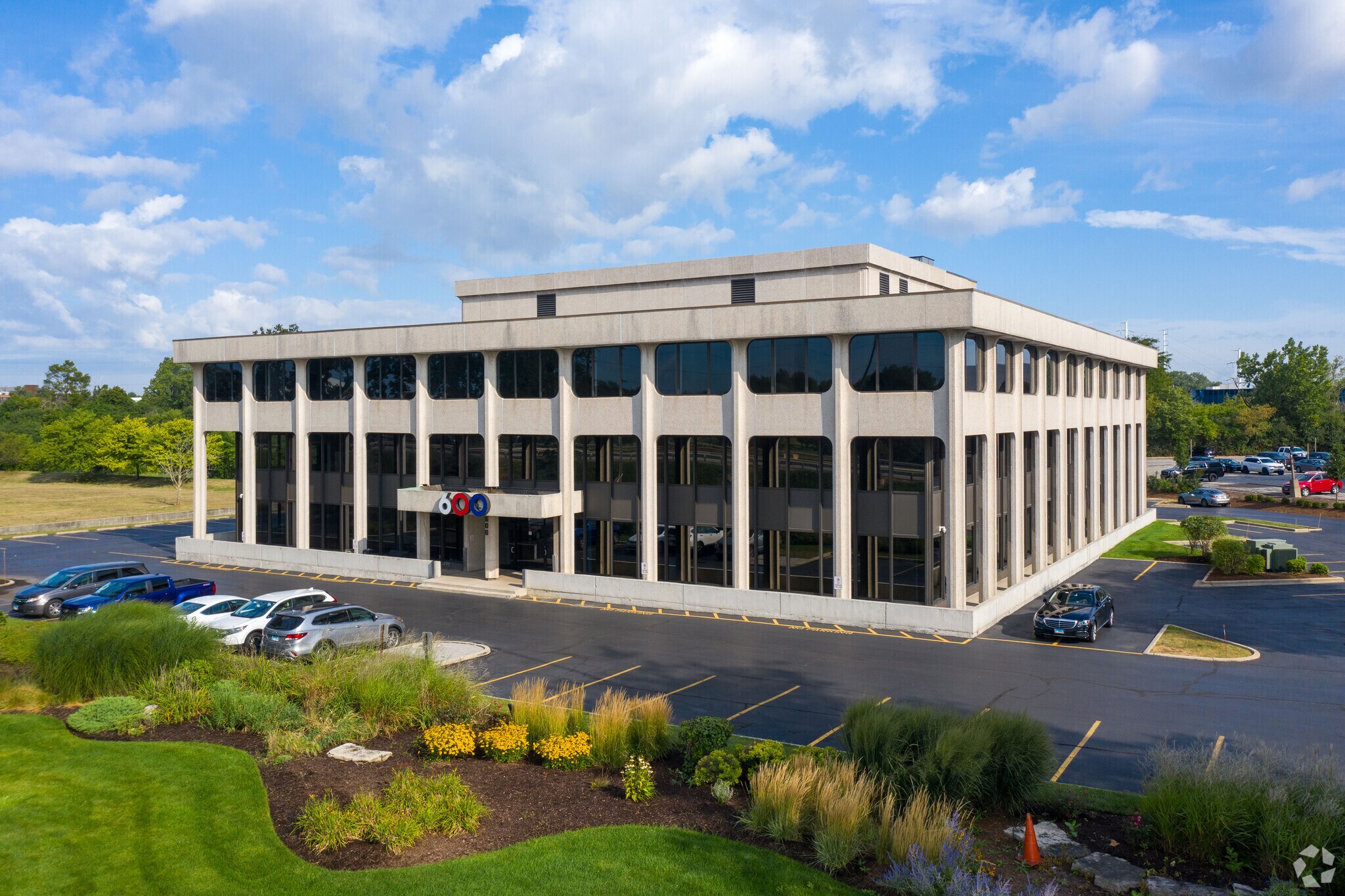 600 22nd St, Oak Brook, IL à louer Photo du bâtiment- Image 1 de 6