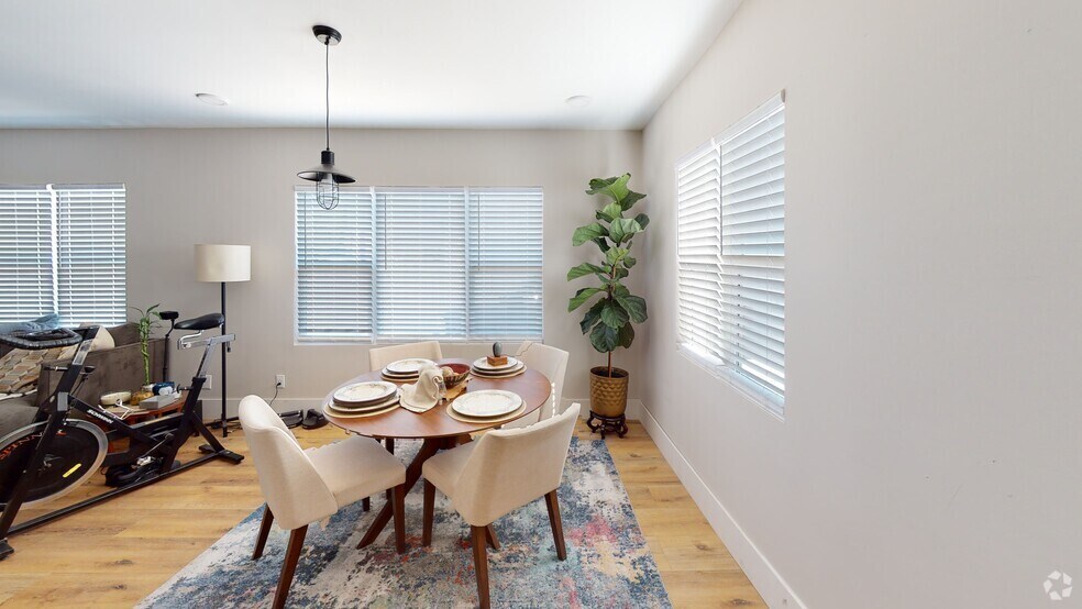1020 E 10th St, Long Beach, CA for sale - Matterport 3D Scan - Image 3 of 25