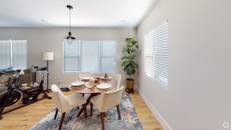 940 Martin Luther King Jr Ave, Long Beach, CA à vendre - Numérisation 3D de Matterport - Image 3 de 9