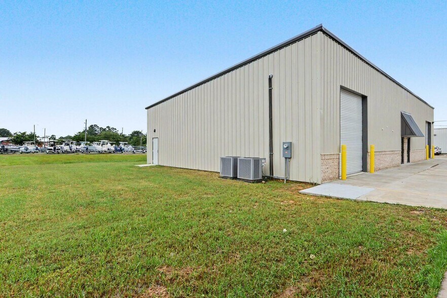 10418 Seymour Ave, D'Iberville, MS à louer - Photo du bâtiment - Image 3 de 13