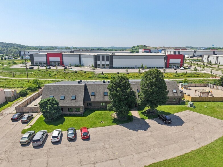 2851-2855 Capitol Dr, Sun Prairie, WI à vendre - Photo du bâtiment - Image 3 de 3