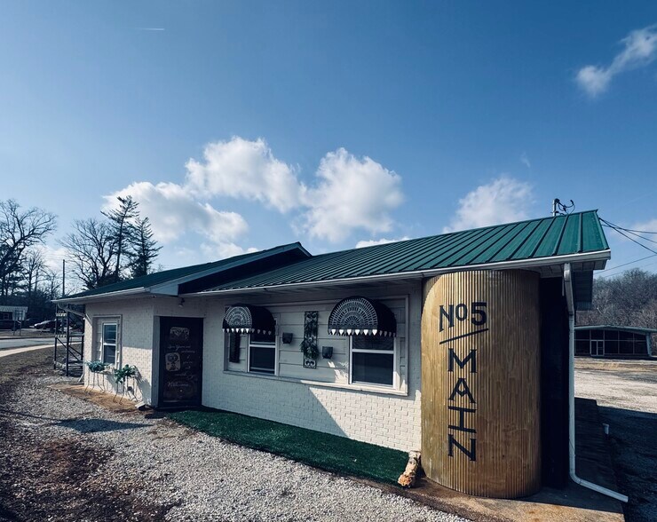 15 Main St, Mammoth Spring, AR for sale - Building Photo - Image 2 of 29