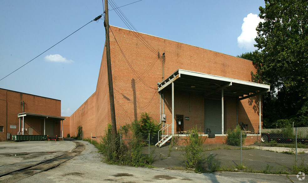 2801 52nd Ave, Hyattsville, MD à louer - Photo du bâtiment - Image 2 de 5