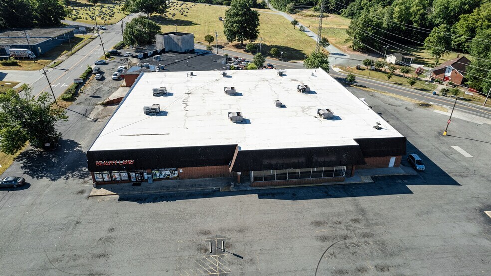 907 N Miami Blvd, Durham, NC à vendre - Photo principale - Image 1 de 11