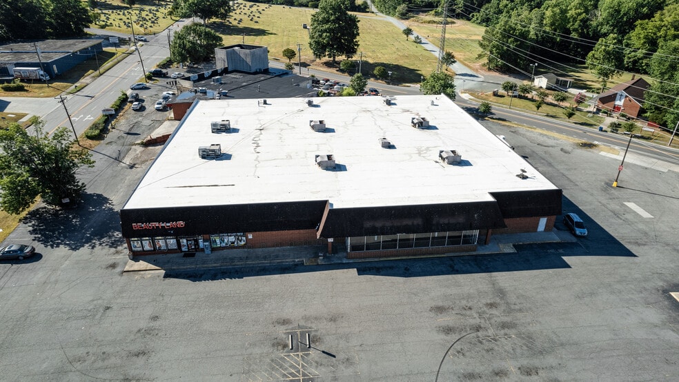 907 N Miami Blvd, Durham, NC for sale - Primary Photo - Image 1 of 11