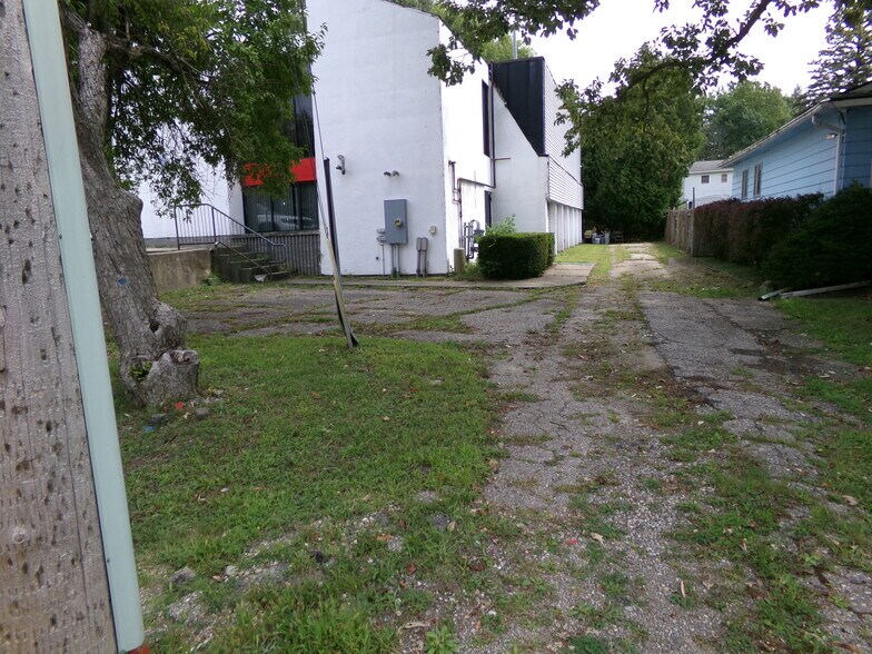4021 W Michigan Ave, Lansing, MI à vendre - Photo du bâtiment - Image 3 de 29