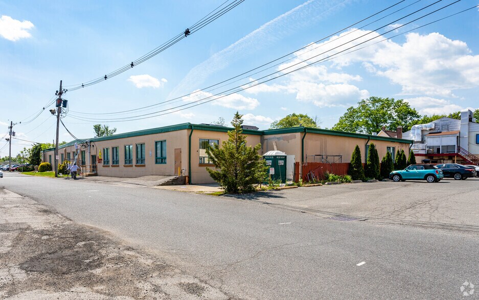 550 Springfield Ave, Berkeley Heights, NJ à louer - Photo du bâtiment - Image 3 de 3