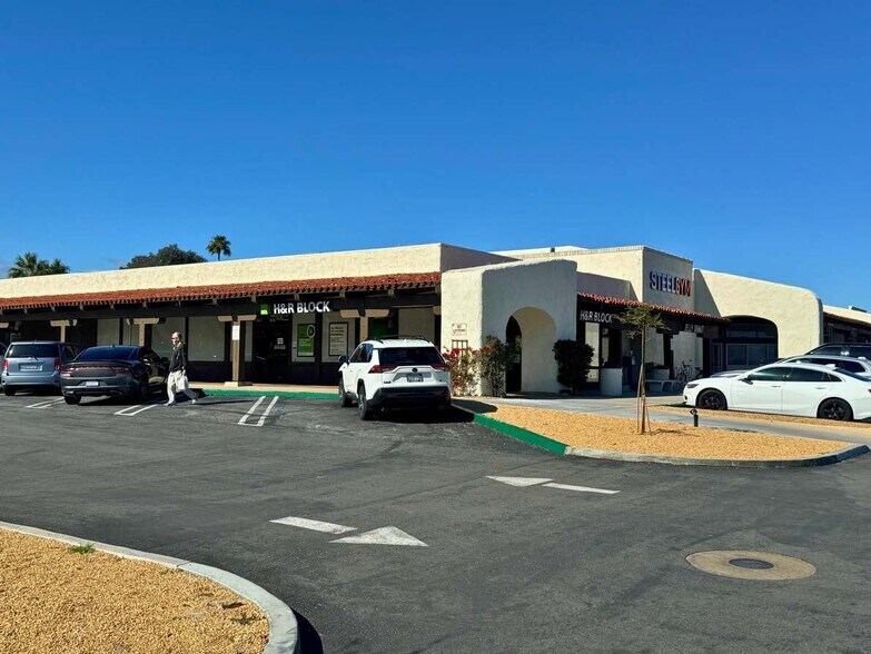1751-1753 N Sunrise Way, Palm Springs, CA à louer - Photo du bâtiment - Image 1 de 5