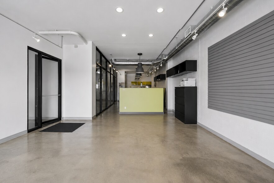 8543 Venice Blvd, Los Angeles, CA à louer - Photo du bâtiment - Image 3 de 26