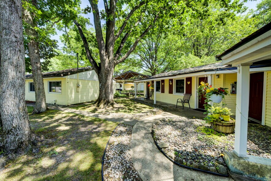 2275 M 137, Interlochen, MI à vendre - Photo du bâtiment - Image 3 de 22
