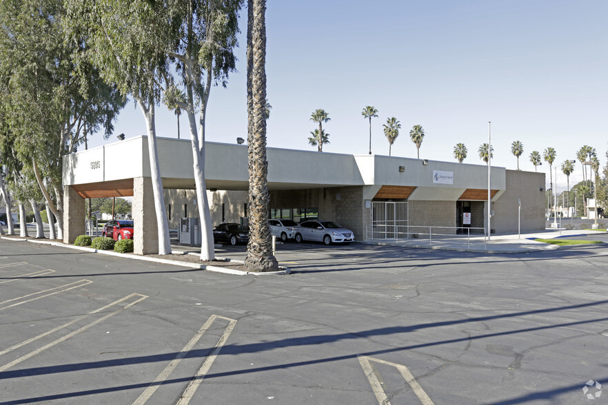 5295 Arlington Ave, Riverside, CA for lease - Primary Photo - Image 1 of 6