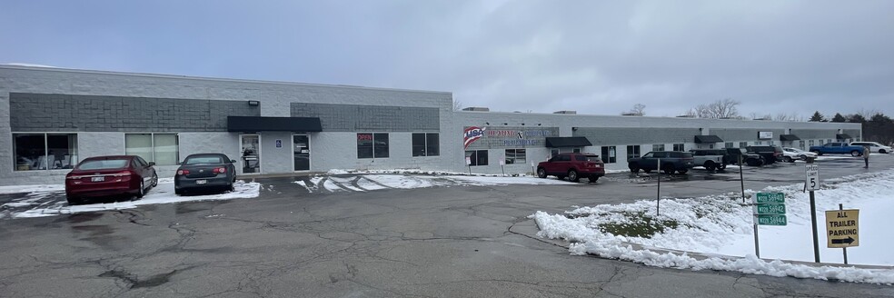 W228S6930-W228S6956 Enterprise Dr, Big Bend, WI for lease - Building Photo - Image 2 of 19