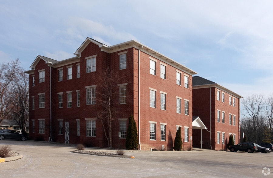 9650 Commerce Dr, Carmel, IN for lease - Primary Photo - Image 1 of 17