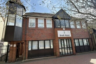 56 Guildford St, Chertsey for lease Building Photo- Image 2 of 4