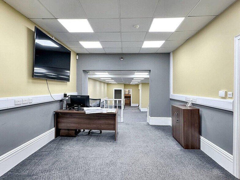 5 South Para, Doncaster à louer - Photo du bâtiment - Image 3 de 14