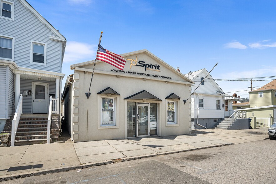 139 S Main St, Hackensack, NJ à louer - Photo du bâtiment - Image 3 de 6