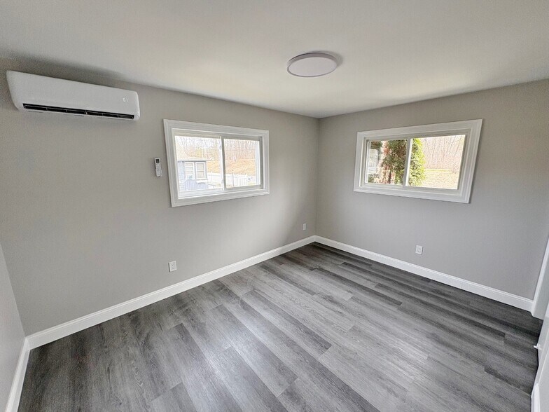 113 N Chestnut St, New Paltz, NY à louer - Photo du bâtiment - Image 3 de 14