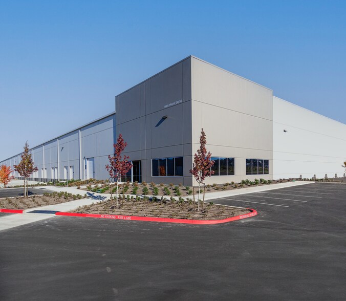 3345 Aumsville Hwy SE, Salem, OR à louer - Photo du bâtiment - Image 3 de 4