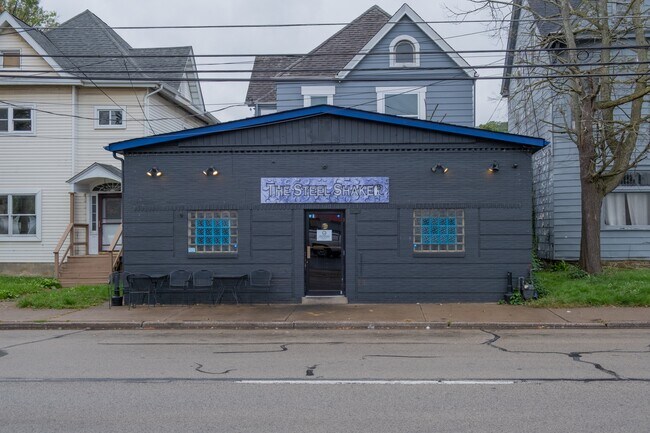 More details for 870 4th Ave, Coraopolis, PA - Retail for Sale