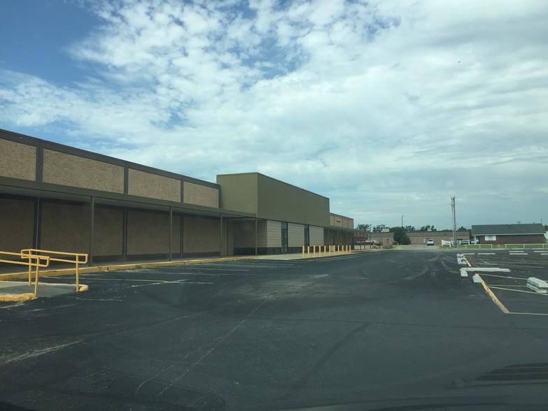 727 W Petree Rd, Anadarko, OK for lease - Building Photo - Image 2 of 2