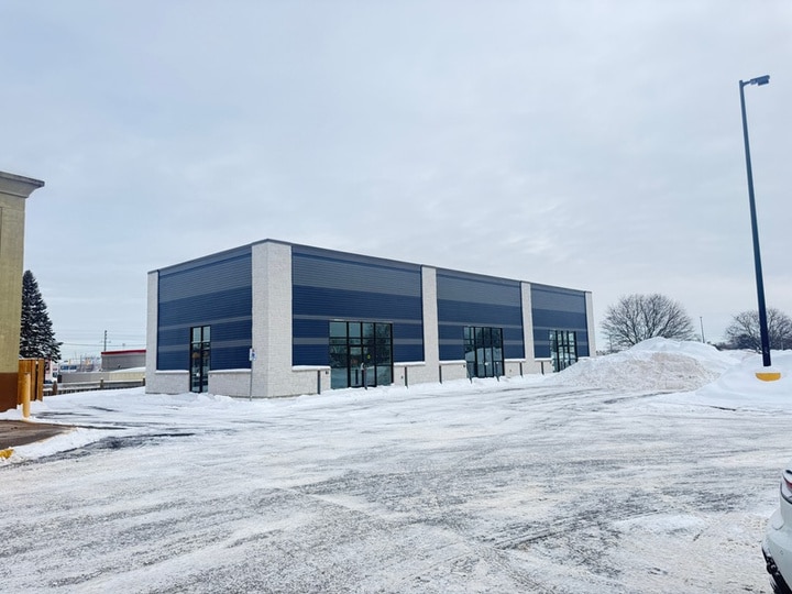 7721 Kent Blvd, Brockville, ON for lease - Building Photo - Image 2 of 5