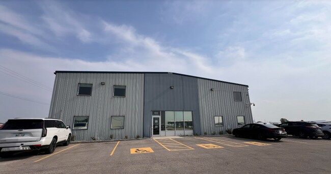 Plus de détails pour 465 Lucas Av, Rosser, MB - Industriel à louer