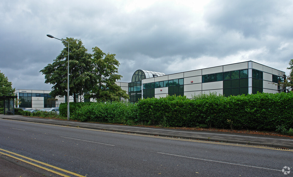 Bond Ave, Milton Keynes à louer - Photo principale - Image 1 de 7