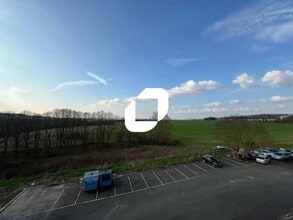 68 Rue De La Croix De L'Orme, Morainvilliers, YVE - AERIAL  map view