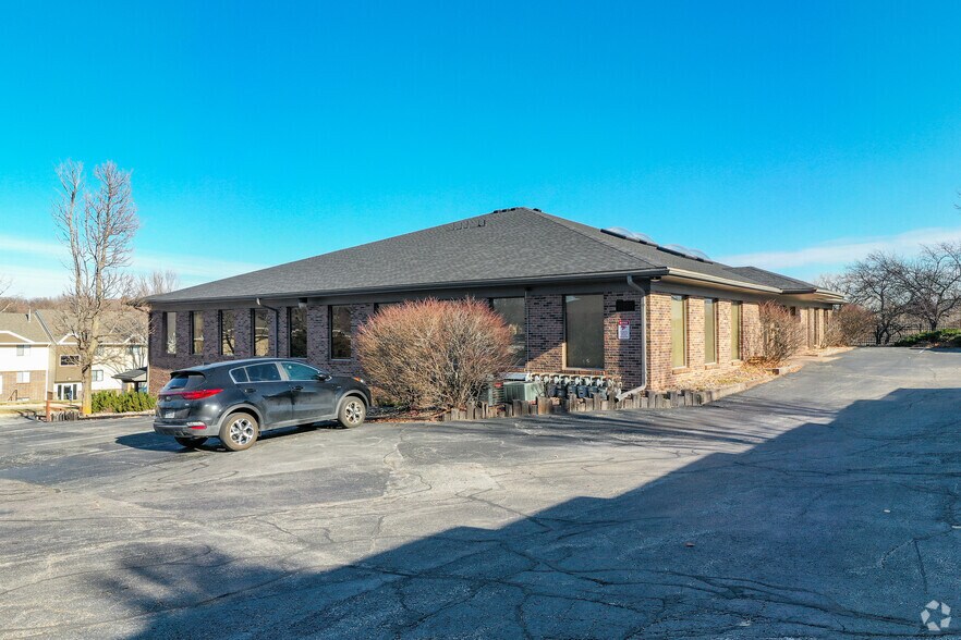 11725 Arbor St, Omaha, NE à louer - Photo du bâtiment - Image 2 de 7