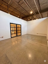 4750 S 44th Pl, Phoenix, AZ for lease Interior Photo- Image 2 of 4