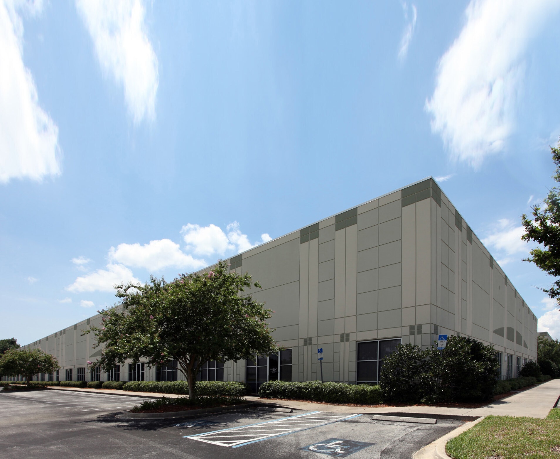 6500 Bowden Rd, Jacksonville, FL for lease Building Photo- Image 1 of 2
