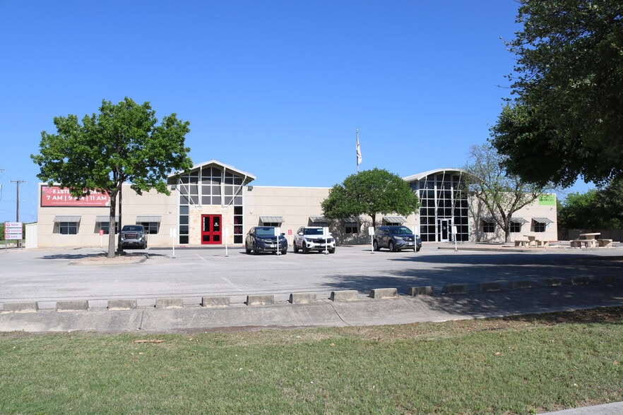 8531 W Loop 1604 N, San Antonio, TX à vendre - Photo du bâtiment - Image 1 de 18