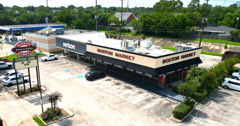 4672-4676 Beechnut St, Houston, TX for lease - Building Photo - Image 2 of 4