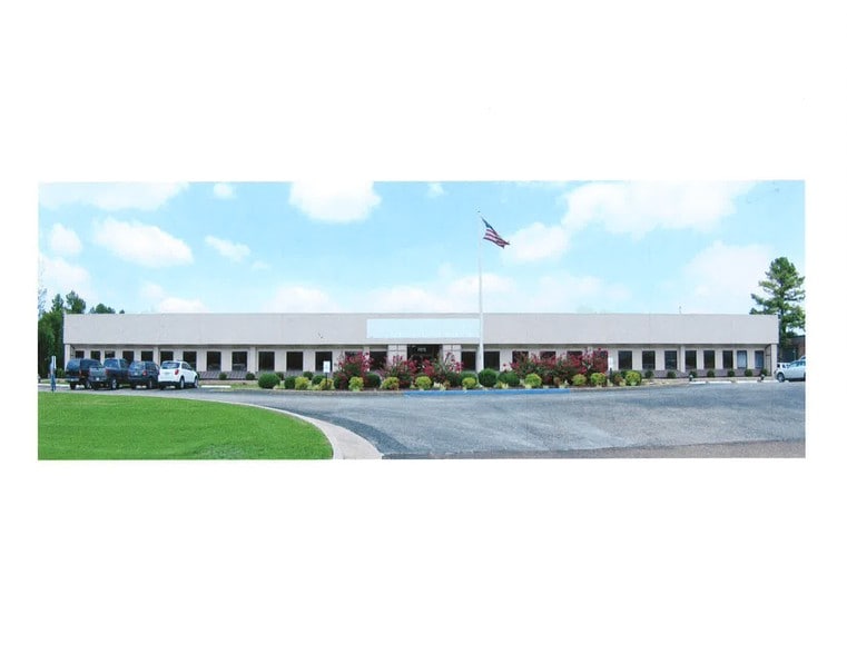 7272 Governors Dr NW, Huntsville, AL for lease - Building Photo - Image 2 of 19