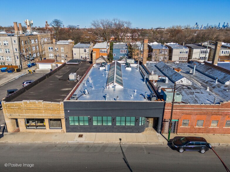 2733 N Pulaski Rd, Chicago, IL à vendre - Photo du bâtiment - Image 2 de 48