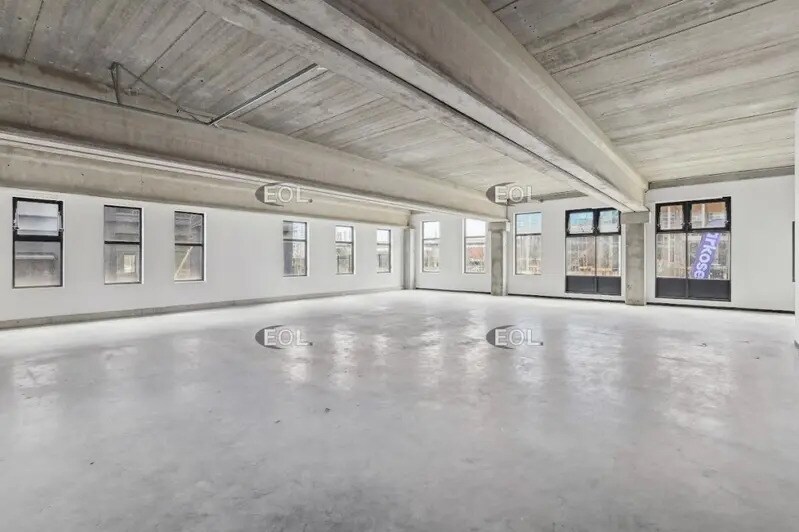 Flex dans Nanterre à louer - Photo du bâtiment - Image 3 de 11