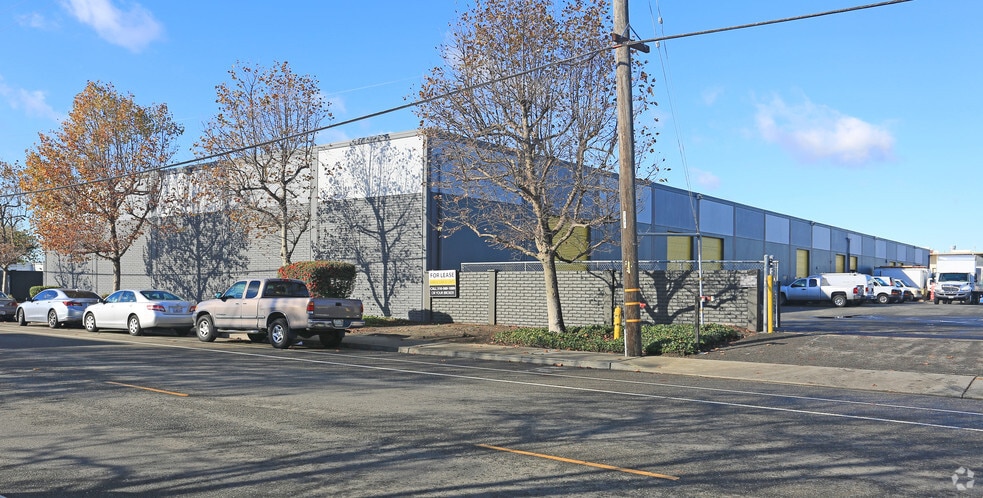 2116-2132 Adams Ave, San Leandro, CA for lease - Building Photo - Image 1 of 3