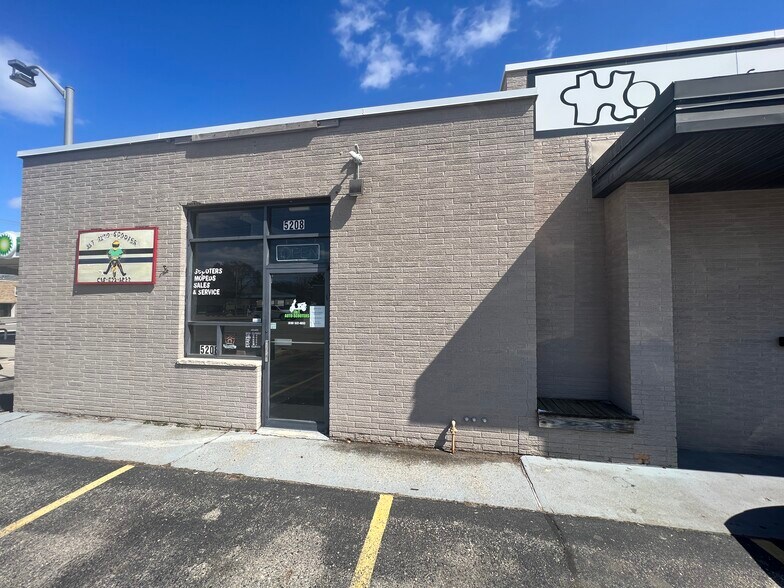 5208-5216 S Division Ave, Grand Rapids, MI à louer - Photo du bâtiment - Image 2 de 4