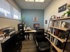 4419 50 Ave, Red Deer, AB for lease Interior Photo- Image 1 of 16