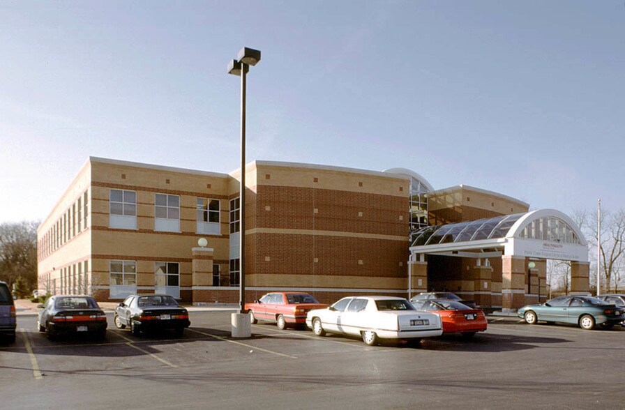 1800 W McDonough Rd, Hoffman Estates, IL à louer - Photo du bâtiment - Image 1 de 4