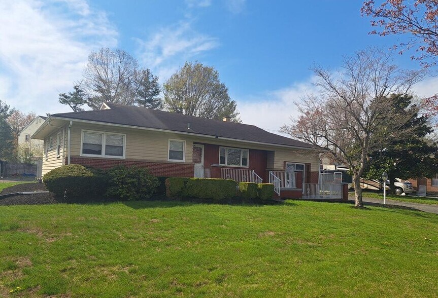 4032 Quakerbridge Rd, Trenton, NJ à vendre - Photo du bâtiment - Image 1 de 1