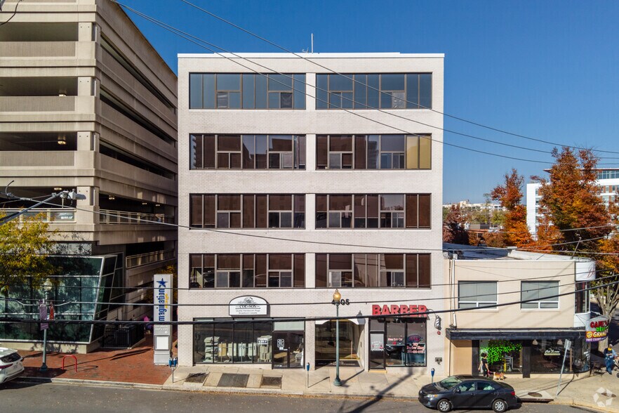 4905 Del Ray Ave, Bethesda, MD à louer - Photo du bâtiment - Image 2 de 7