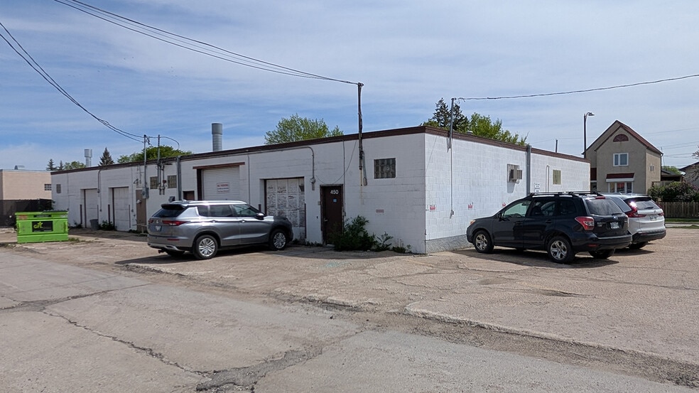 450 Brooklyn St, Winnipeg, MB for sale - Building Photo - Image 2 of 2