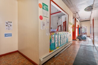 527 Eastern Pky, Brooklyn, NY à louer Photo intérieure- Image 2 de 8