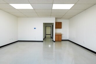 854 Baseline Pl, Brighton, CO for lease Interior Photo- Image 2 of 5