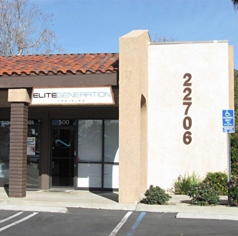 22706 Aspan St, Lake Forest, CA à louer - Photo du bâtiment - Image 3 de 5