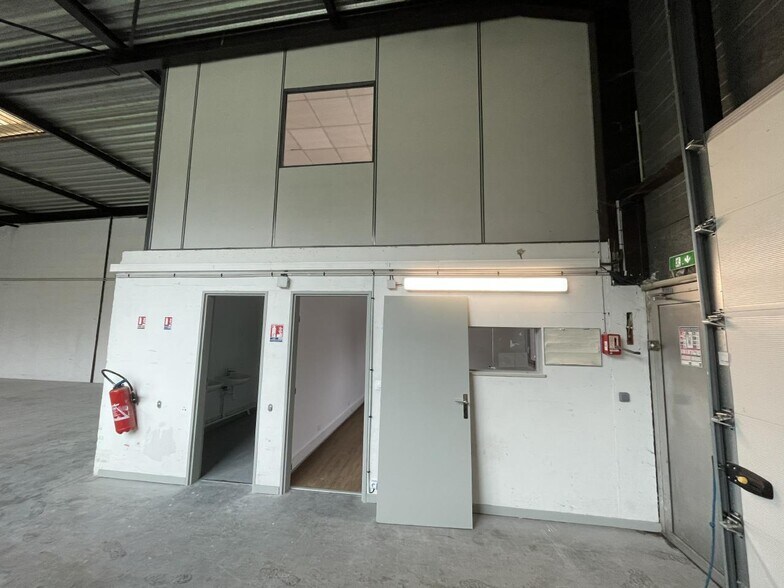 Flex in SAINT-OUEN-L'AUMONE for lease - Building Photo - Image 3 of 11